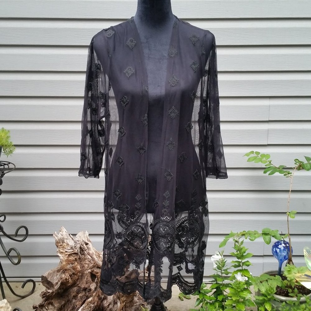 BLACK LACE SIZE S/M KIMONO, SWIMSUIT COVER UP, ROBE WITH SCALLOPED HEM